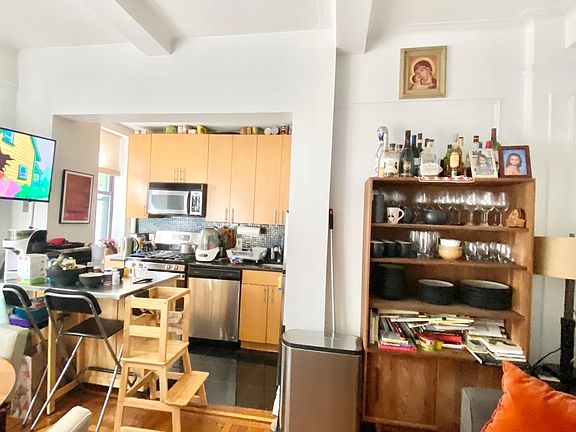4th image of 30 W 90th St #11D