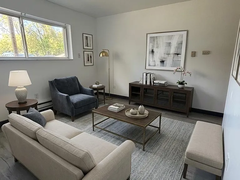 750 Michigan Ave E #4 — Photo 1