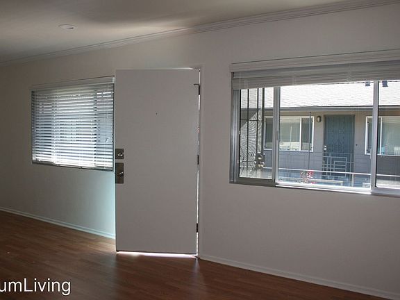 4th image of 415 N Holliston Ave #8752670