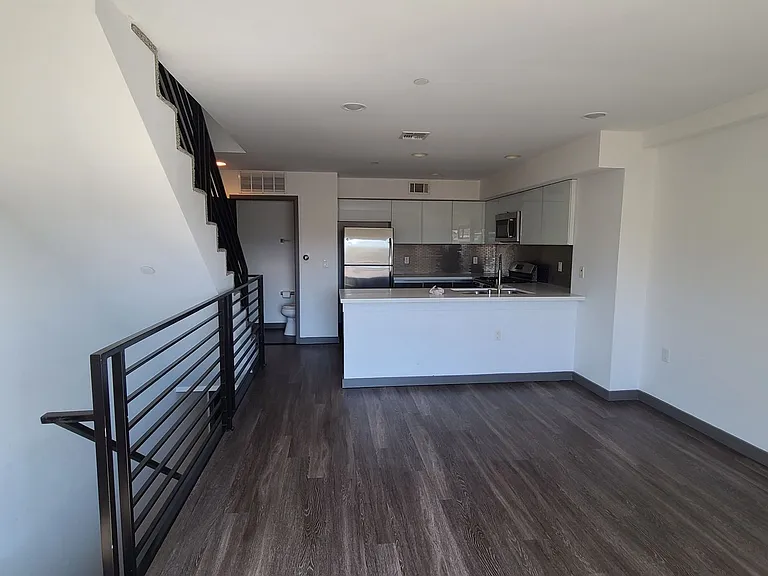 8621 Ramsgate Ave — Photo 11