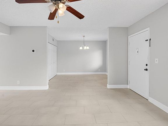 5th image of 5370 Las Verdes Creek #319