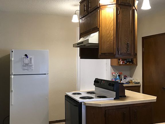 Refridgerater/stove/island