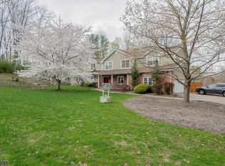 1 Cramer Dr, Chester, NJ 07930