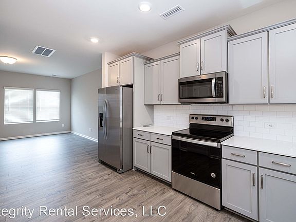 3rd image of 11137 Woodland Creek Way