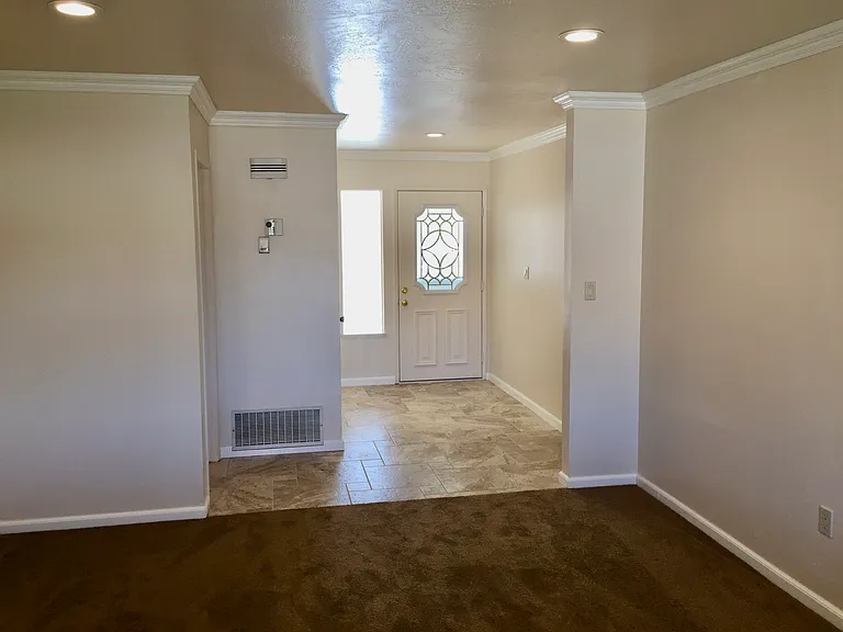 425 Peg St — Photo 25