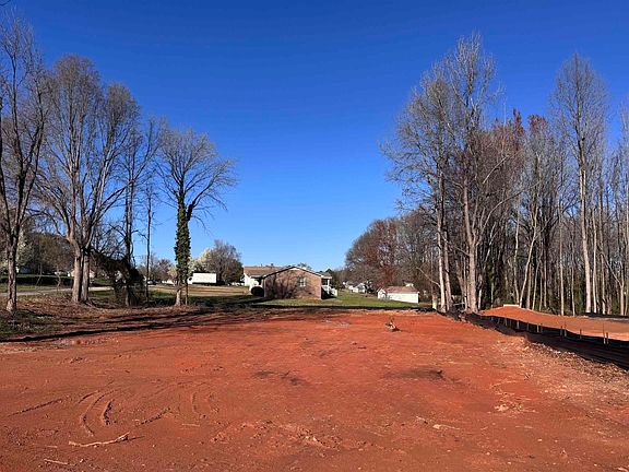 3rd image of 304 Shoreham Ln