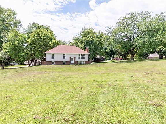 2nd image of 5 Tara Ln