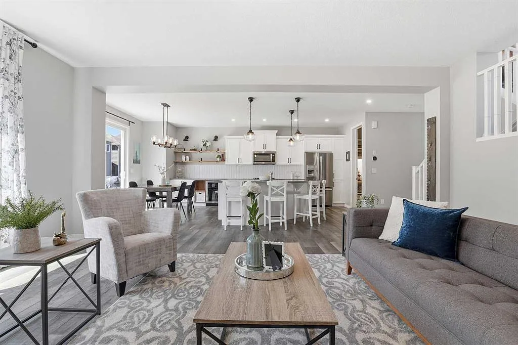 Spacious 3,000+ Sq. Ft. Yorkville Home | Up to 4 Bedrooms | Double Garage (IP60) — Photo 4