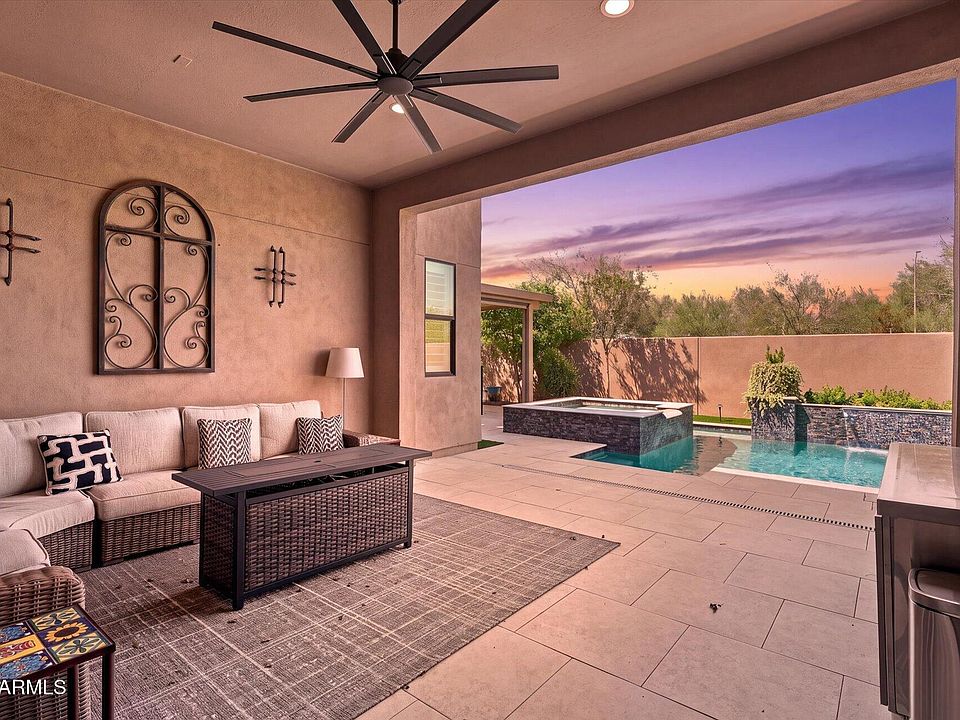 1st image of 1118 E Paseo Way