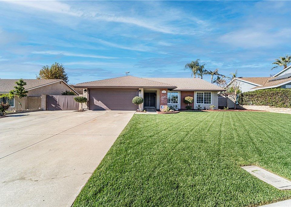 1st image of 3657 Oxford Cir