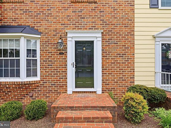 5th image of 820 Appleseed Ct