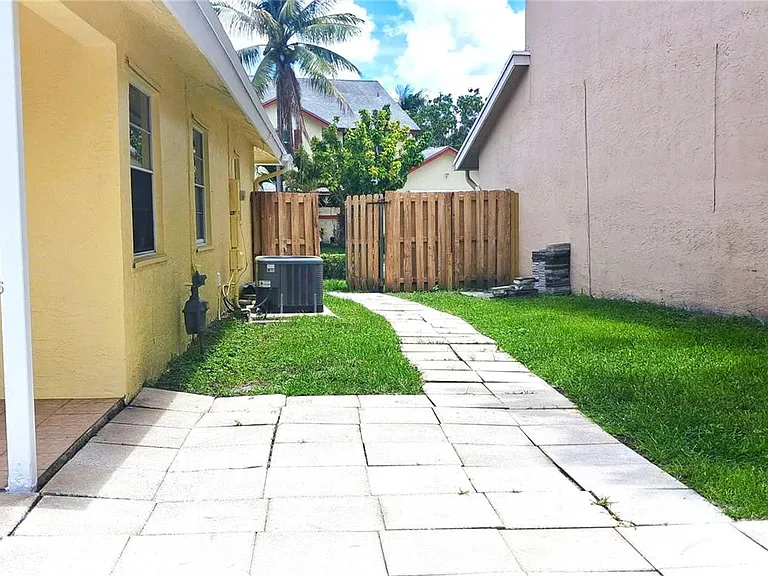 3277 NW 123rd Ave — Photo 50