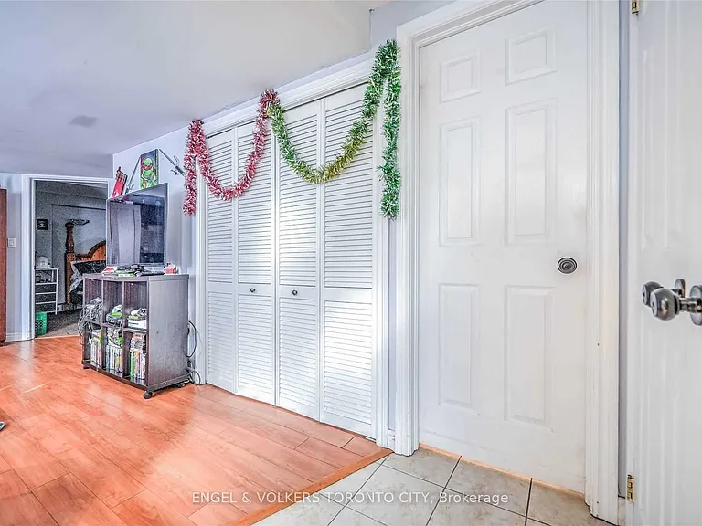 2022 Wilson St — Photo 11