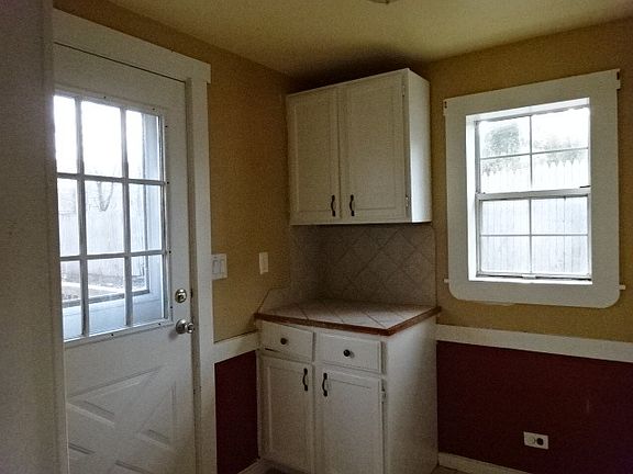 4th image of 4802 Francisco Ave