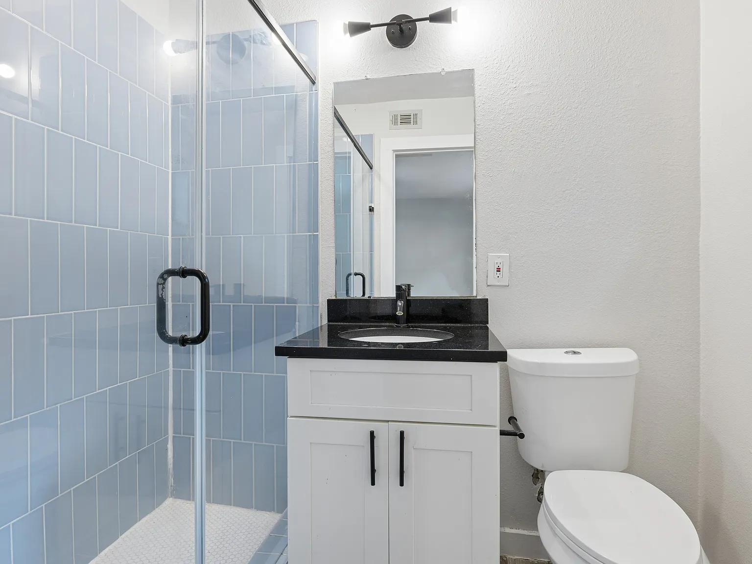 501 Branard Street - 12 — Photo 3