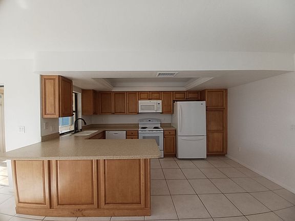 4th image of 3305 SW 7th Pl