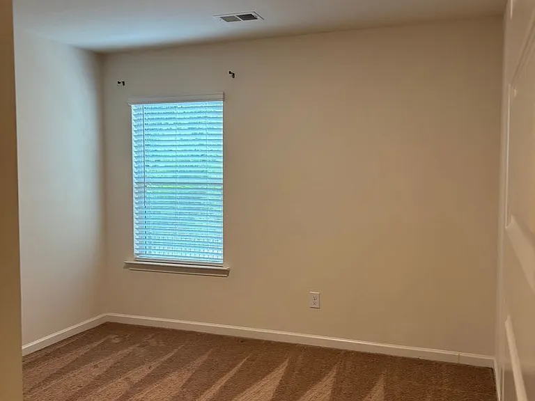 333 Emporia Loop — Photo 7