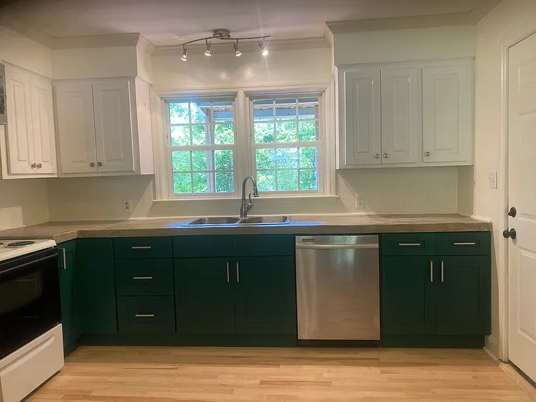 3530 Dell Trl — Photo 2