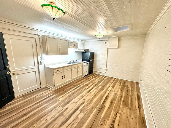 5th image of 4332 8th Ave NE #3
