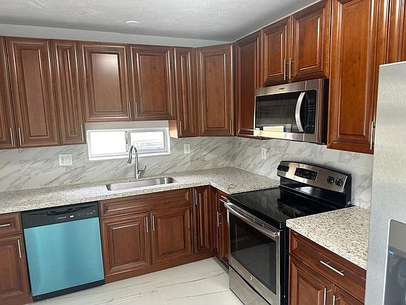 5th image of 2421 NW 15th Street