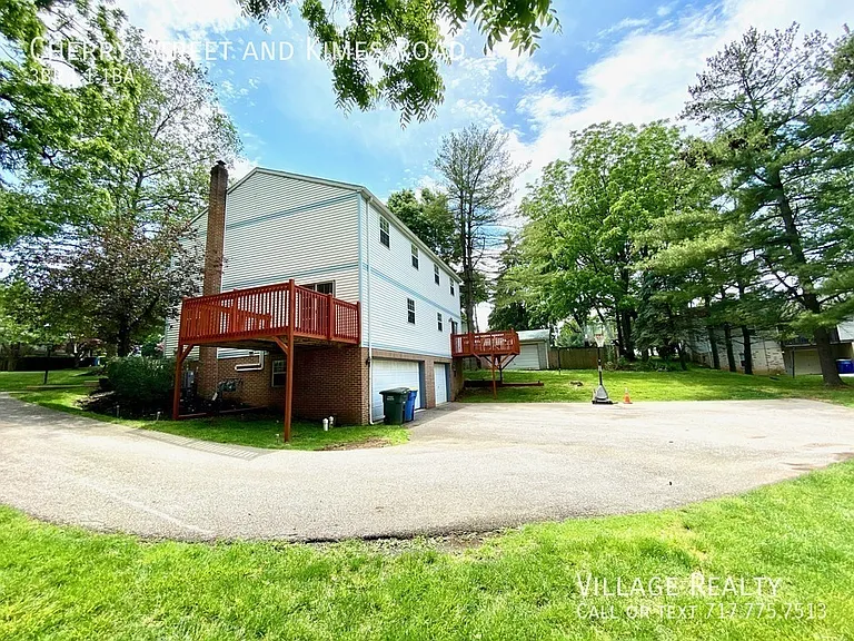 Cherry St — Photo 8
