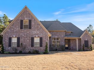 4464 Rose Marie Cv, Nesbit, MS 38651