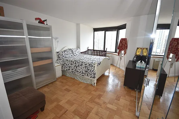Rented by Luxury Habitat | media 3