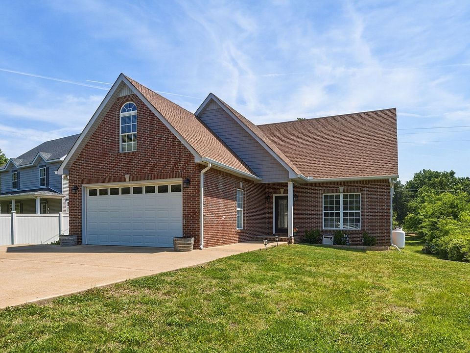 1st image of 13535 Versailles Rd