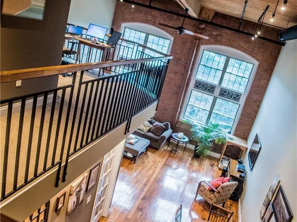 1 Tupperware Dr Unit 338, North Smithfield, RI 02896