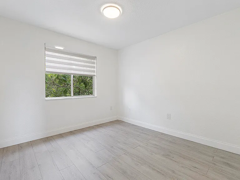 3923 SW 169th Ter — Photo 25