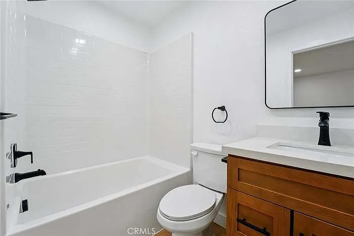 1634 Turrill Ave — Photo 4