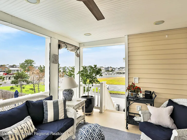12 Captains Ct — Photo 17
