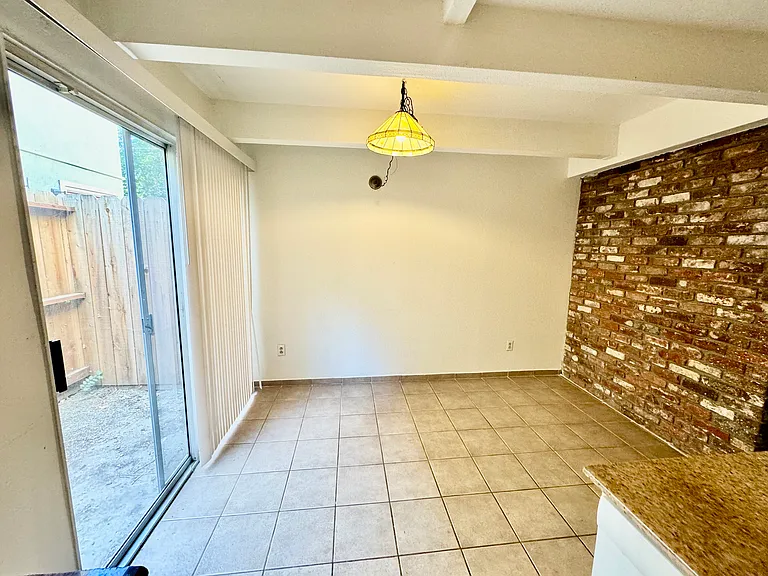 2710 E St #4 — Photo 8