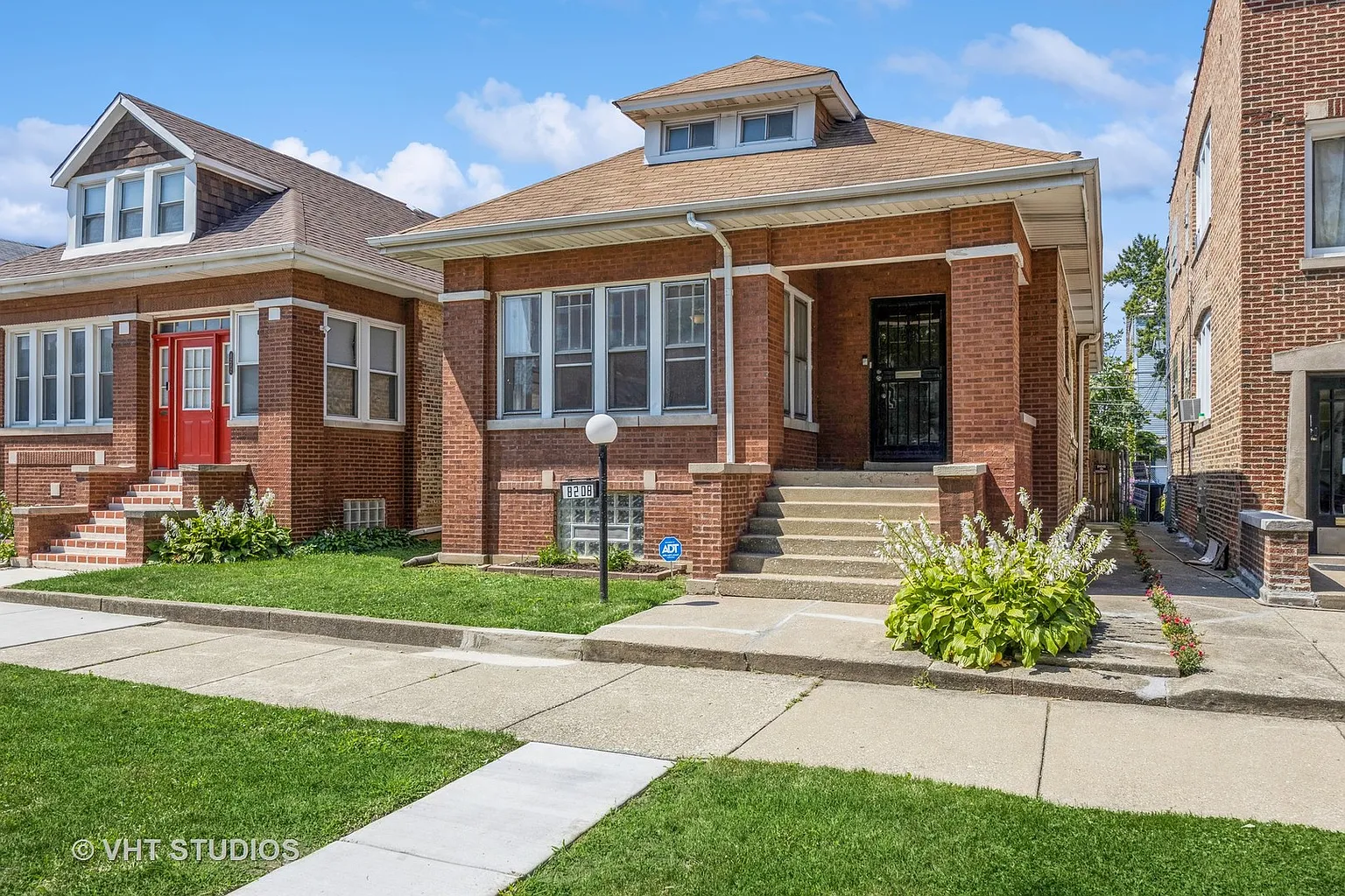 8208 S Elizabeth St photo 1