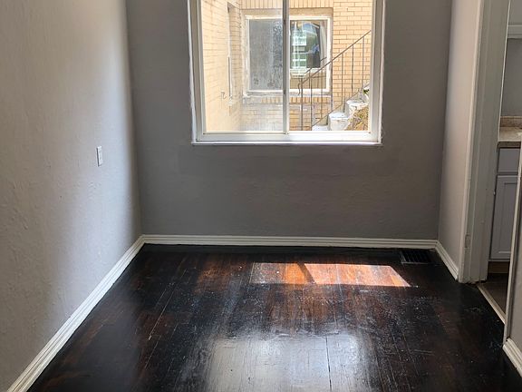 3rd image of 16 W Maplewood Ave APT 2