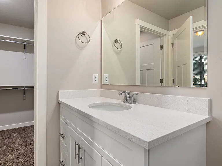 The Farmstead Apartments — Photo 30