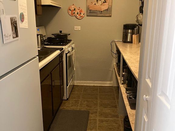4th image of 2827 N Cambridge Ave APT 201