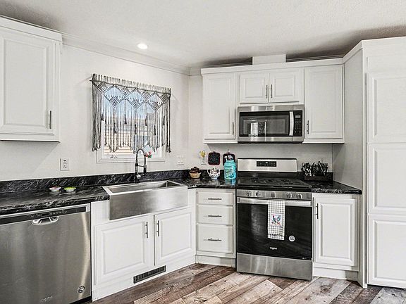 4th image of 3109 E Mulberry St #29