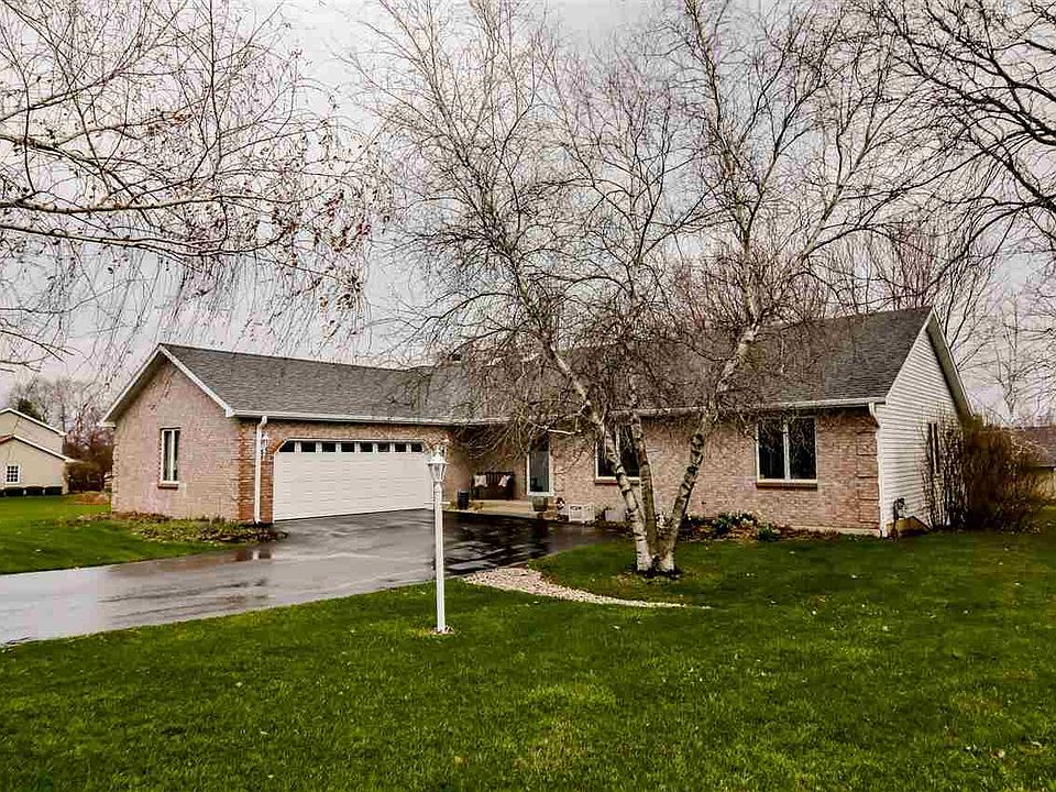 1st image of 72 Glen Abbey Dr