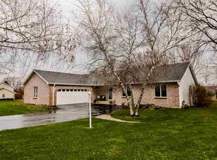 72 Glen Abbey Dr, Rockford, IL 61107