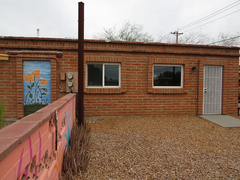 1610 E Copper St — Photo 3