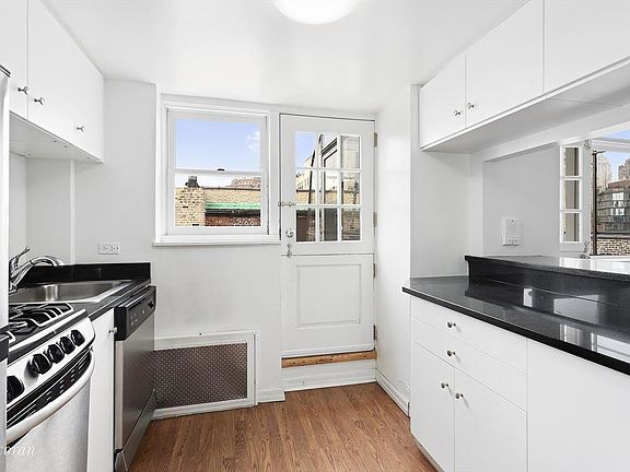 5th image of 39 Jane St Ph A