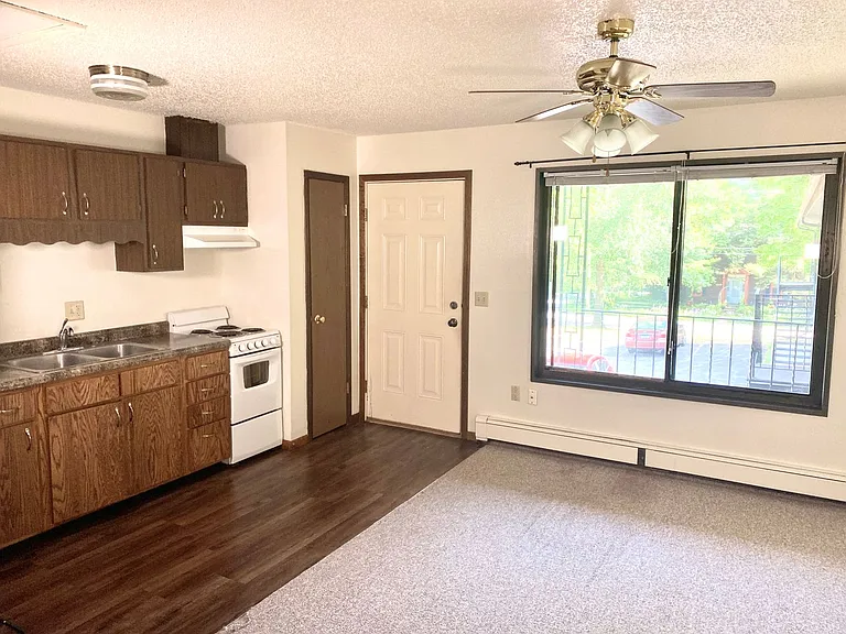 1030 E Court St — Photo 6
