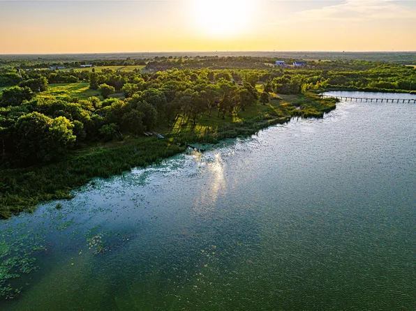 822 County Road 3012, Bonham, TX 75418