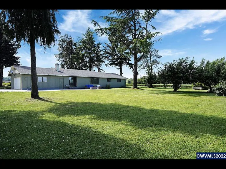 1040-1 N Fir Villa Rd — Photo 12