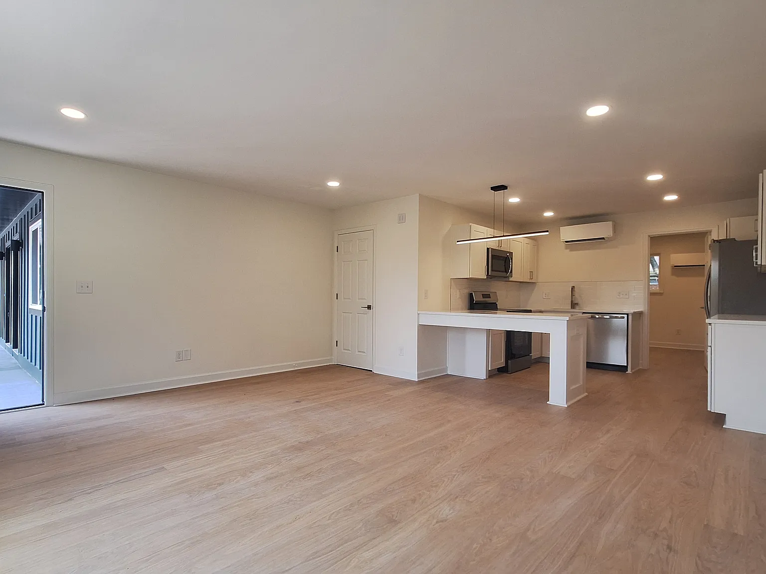 1 bed, 666 sqft, $1,600 — Photo 4