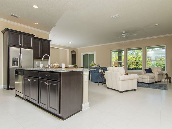 4th image of 525 Belen Ln