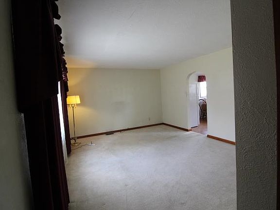 3rd image of 20 Township Road 1098