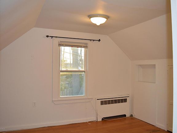 4th image of 4 Burlington Ave