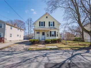 14 Grove Ave, Cranston, RI 02910